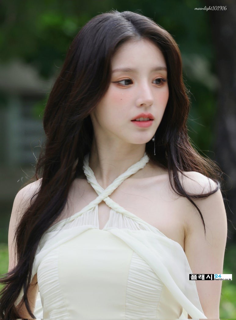 250614-Heejin-at-Music-Core-MiniFanmeeting-8.jpg