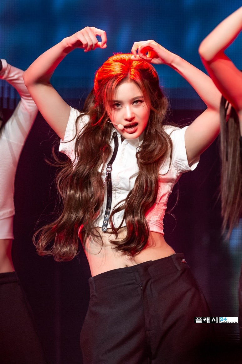 250608-Sullyoon-at-FanCon-in-Sydney-10.jpg