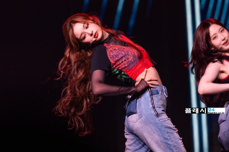 250608-Sullyoon-at-FanCon-in-Sydney-11.jpg