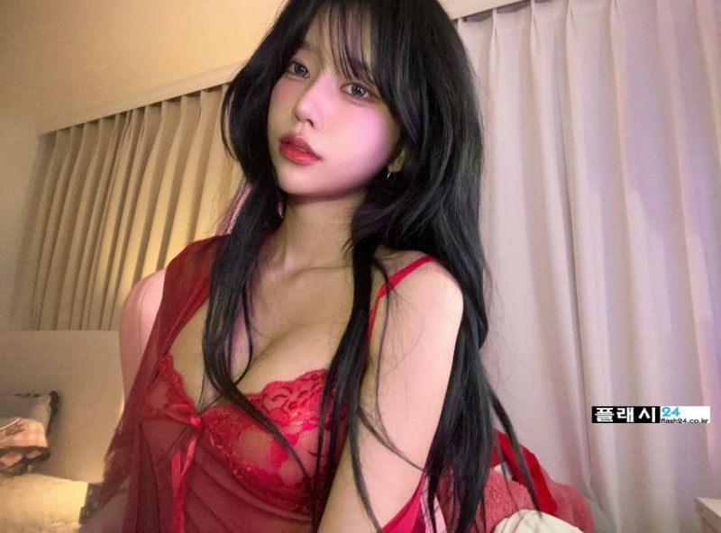 최솜이 시스루 레이스 슬립