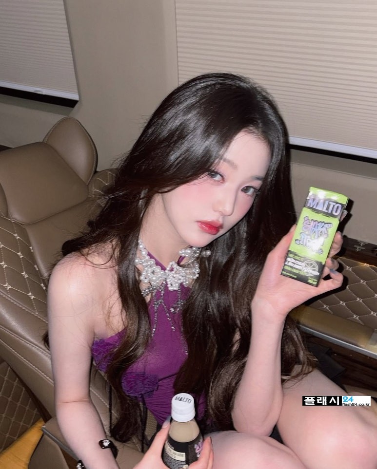 250501-Wonyoung-IG-3.jpg