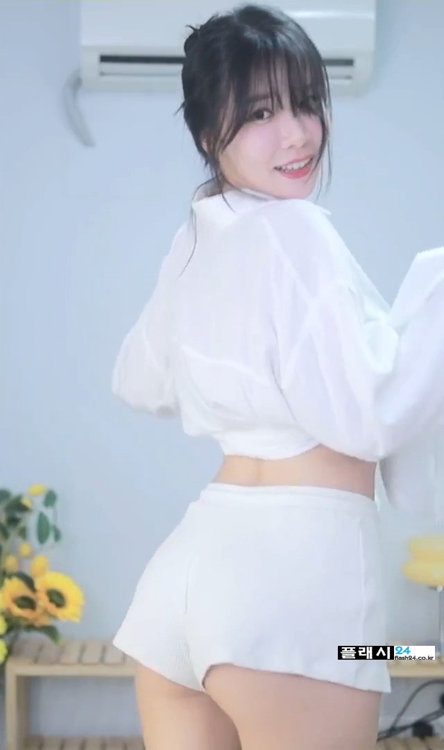 yTiCQJ.jpg