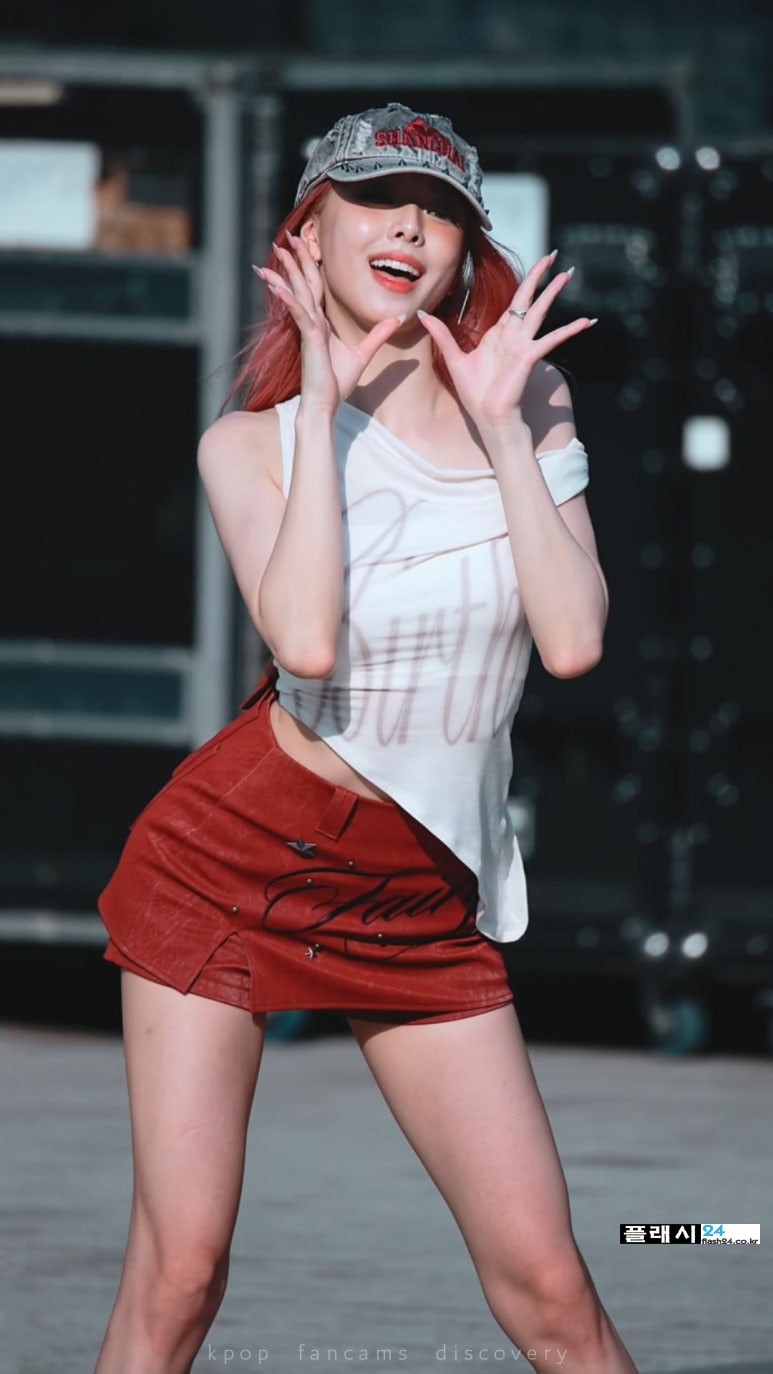 250614-Yuna-at-MusicCore-MiniFanmeeting-13.jpg