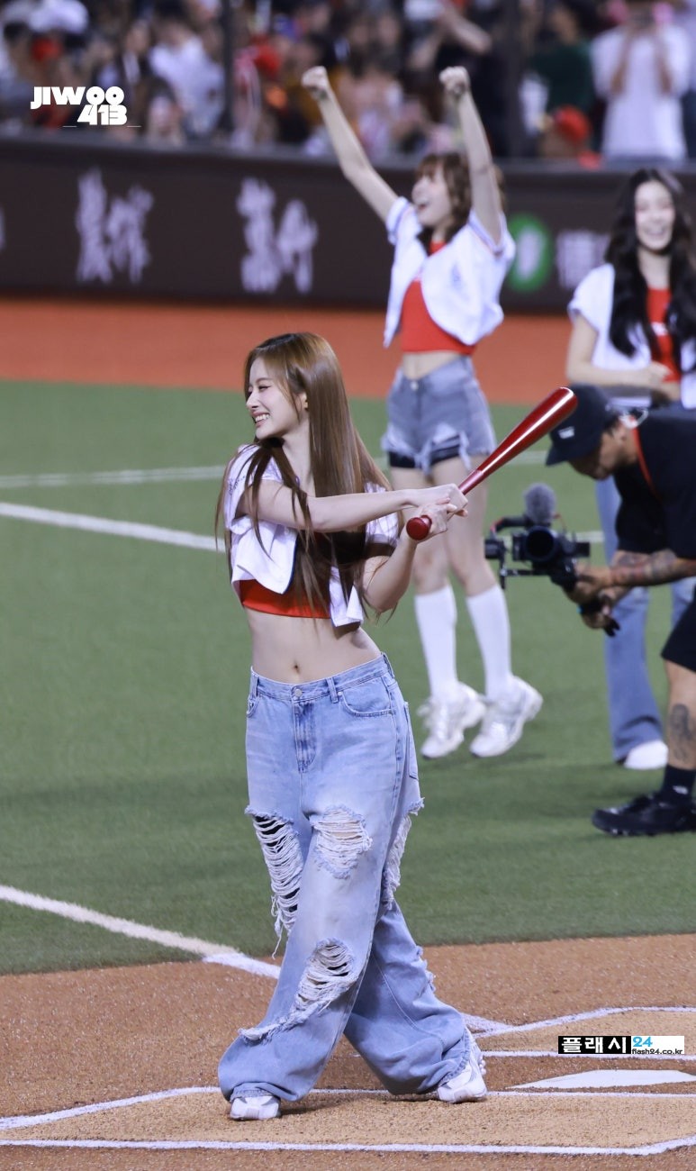250427-Sullyoon-at-Taipei-Dome-5.jpg