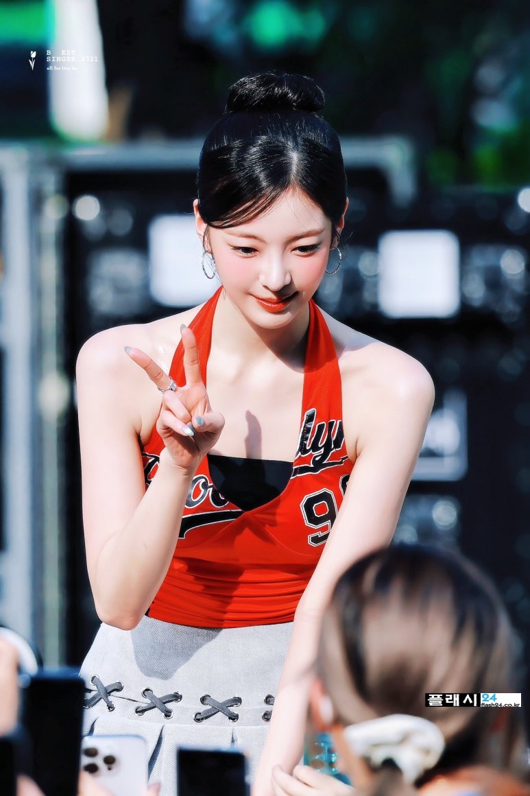 250614-Lia-at-MusicCore-MiniFanmeeting-4.jpg