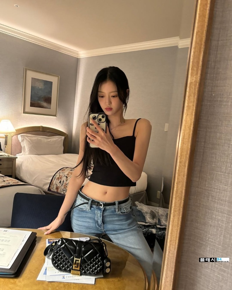 오마이걸 유아 청바지핏