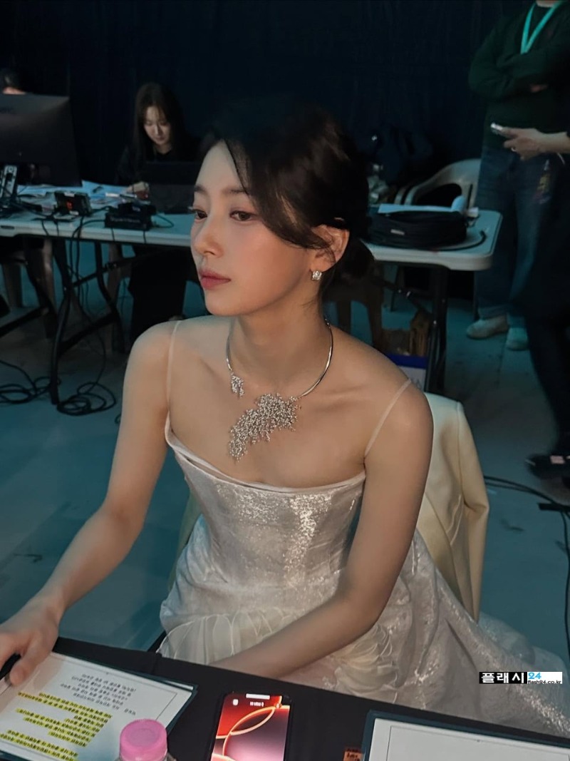 배수지 대기실 요염한 자세