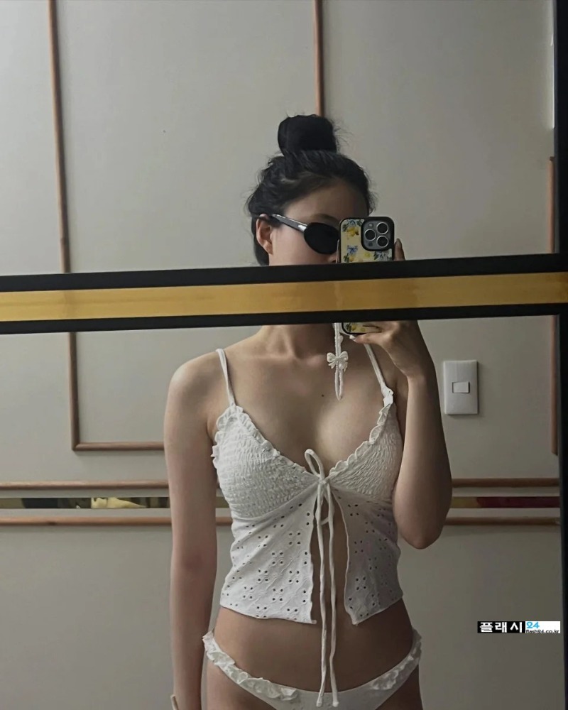 솜이 이번에는 수영복 셀카