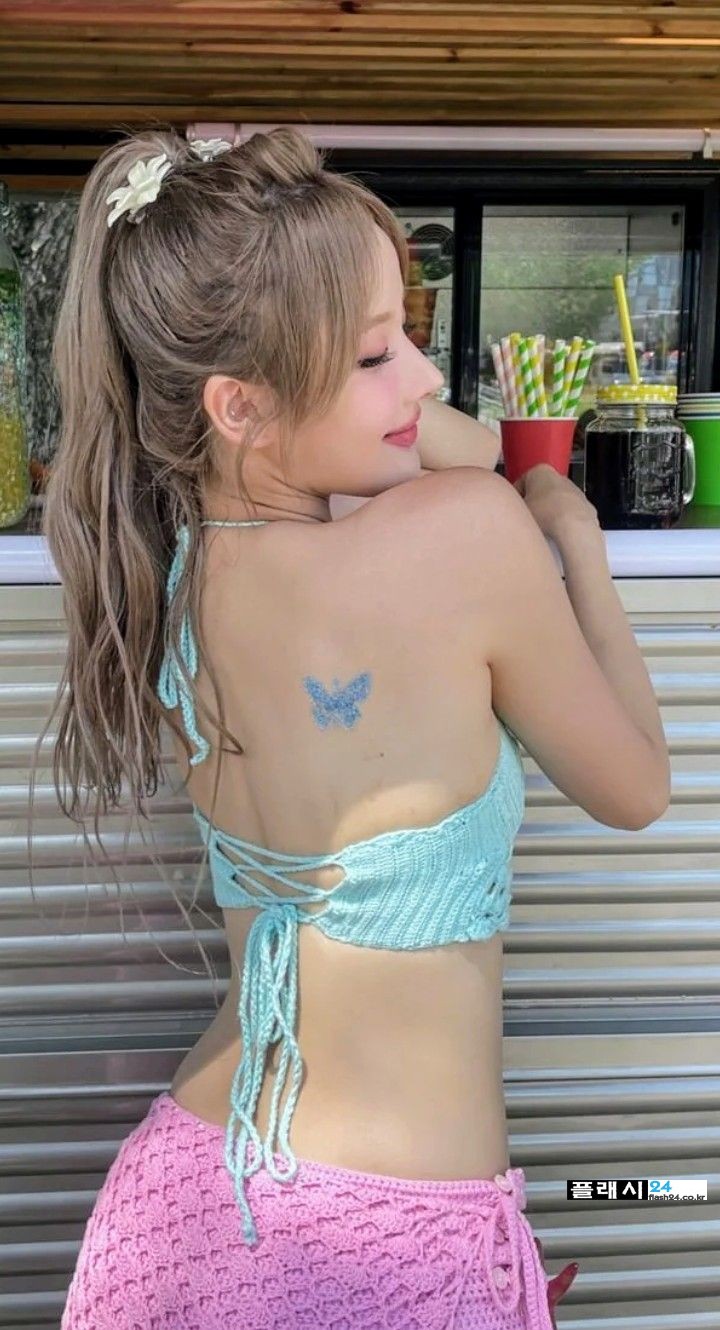 6357c08a677e939cb57a9b3038c962fb.jpg
