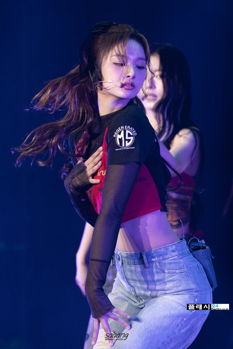 250606-Sullyoon-at-FanCon-in-Melbourne-1.jpg