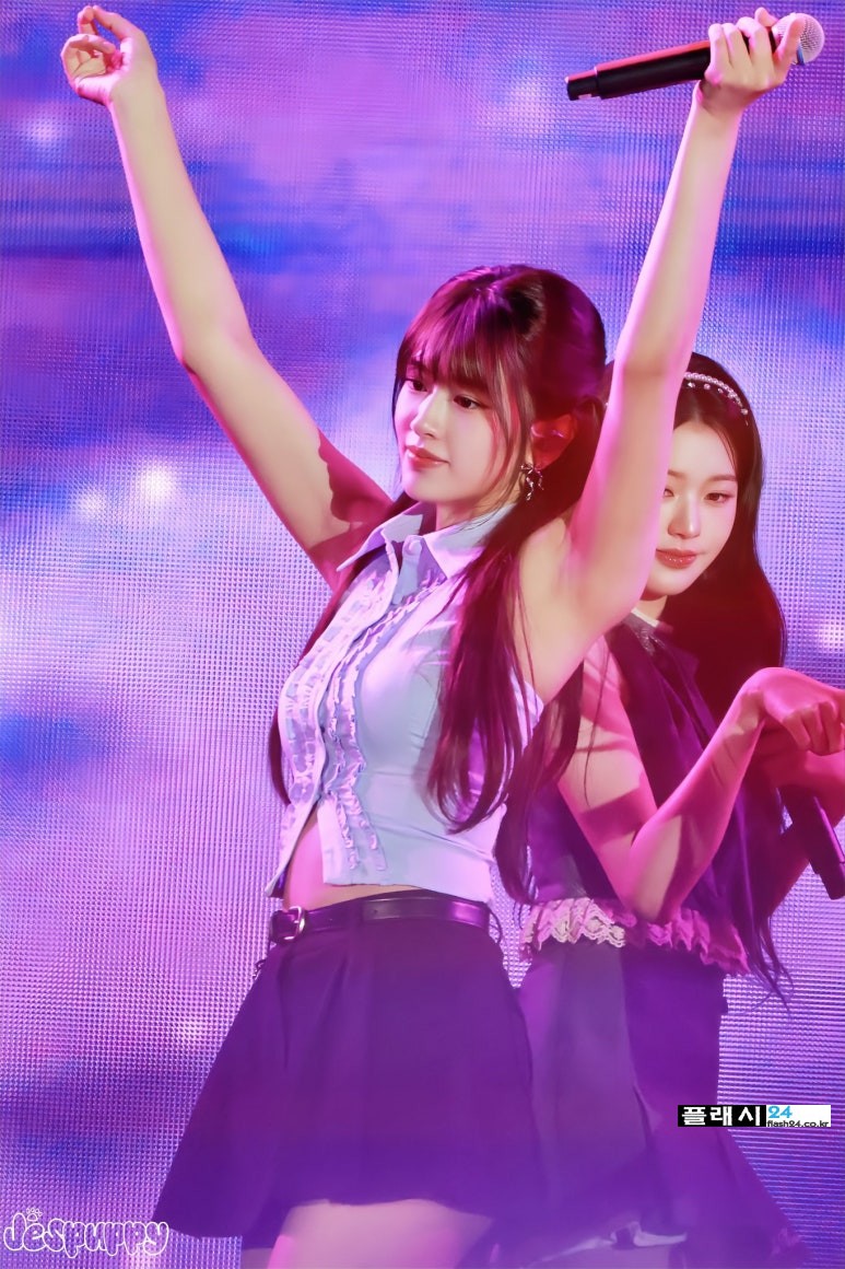 250504-AnYujin-at-LIV-Golf-Korea-Concert-10.jpg