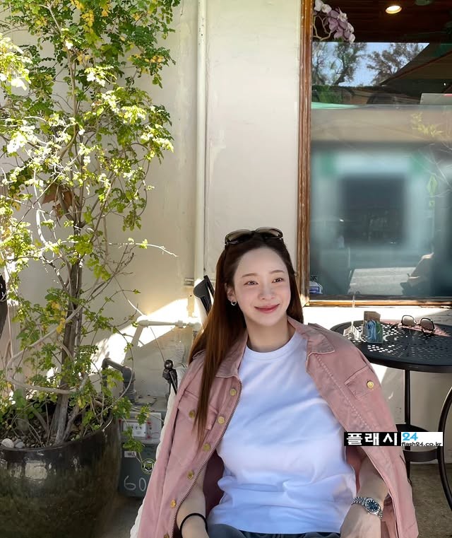 유소영 (애프터스쿨) 흰 티셔츠만 입어도
