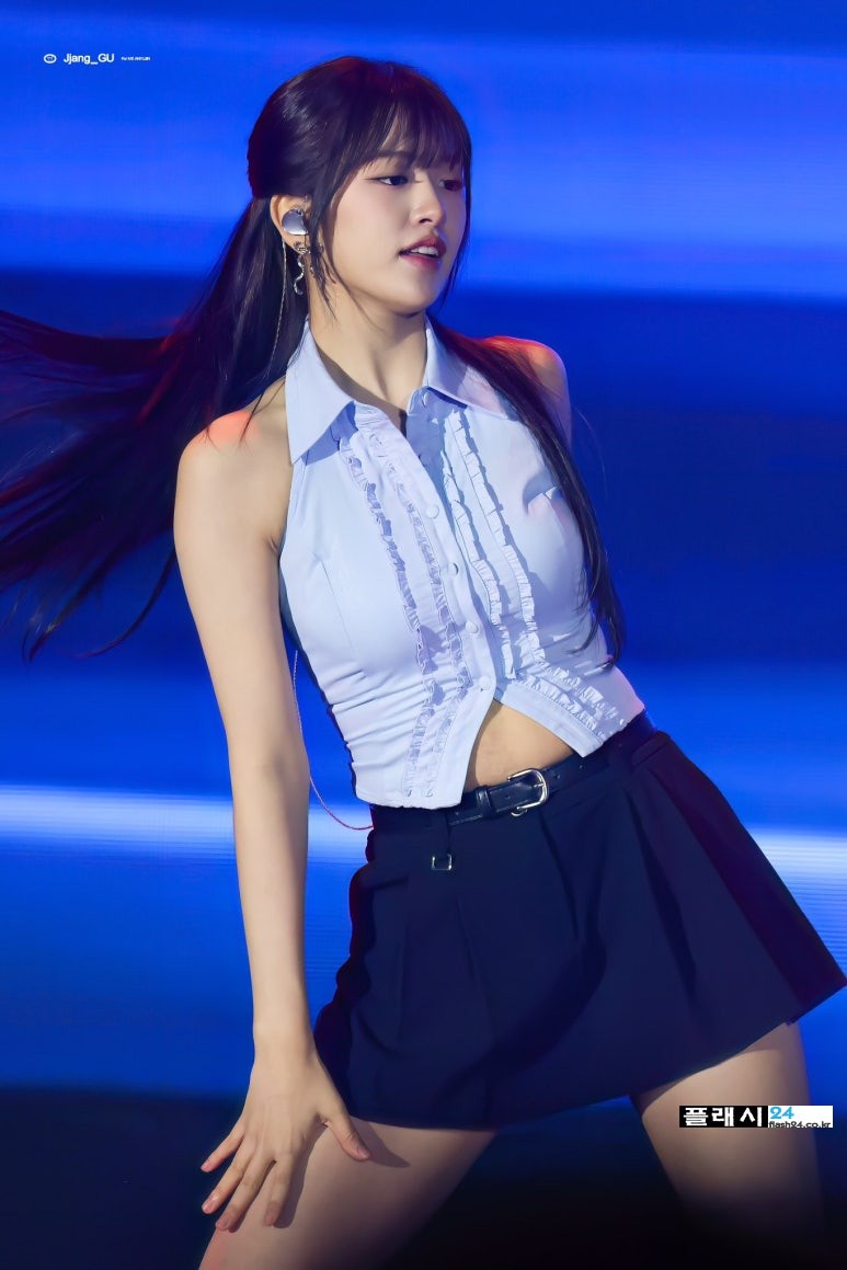 250504-AnYujin-at-LIV-Golf-Korea-Concert-4.jpg