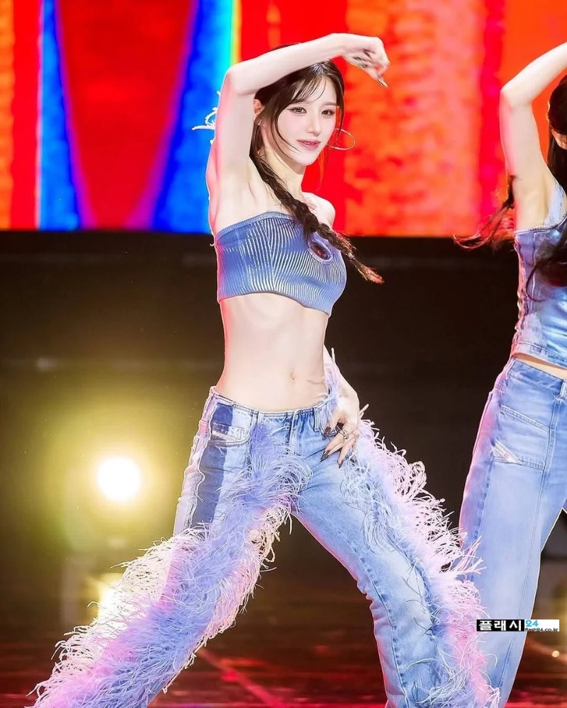 아르테미스 희진 뽀얀 속살