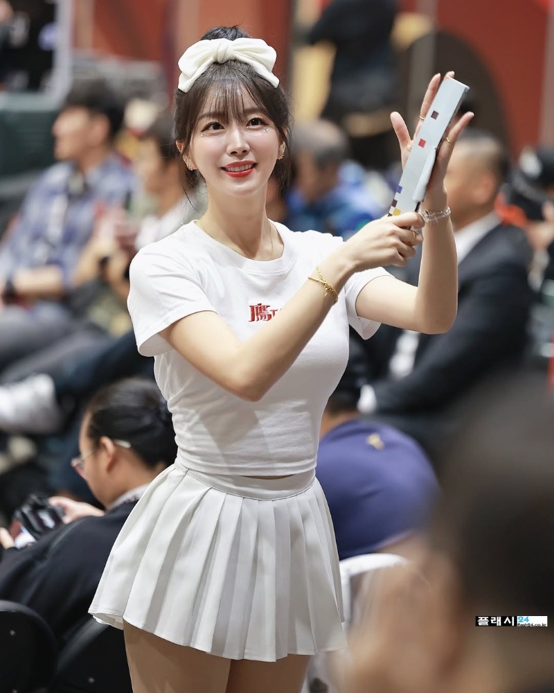 치어리더 안지현 티셔츠 볼륨감