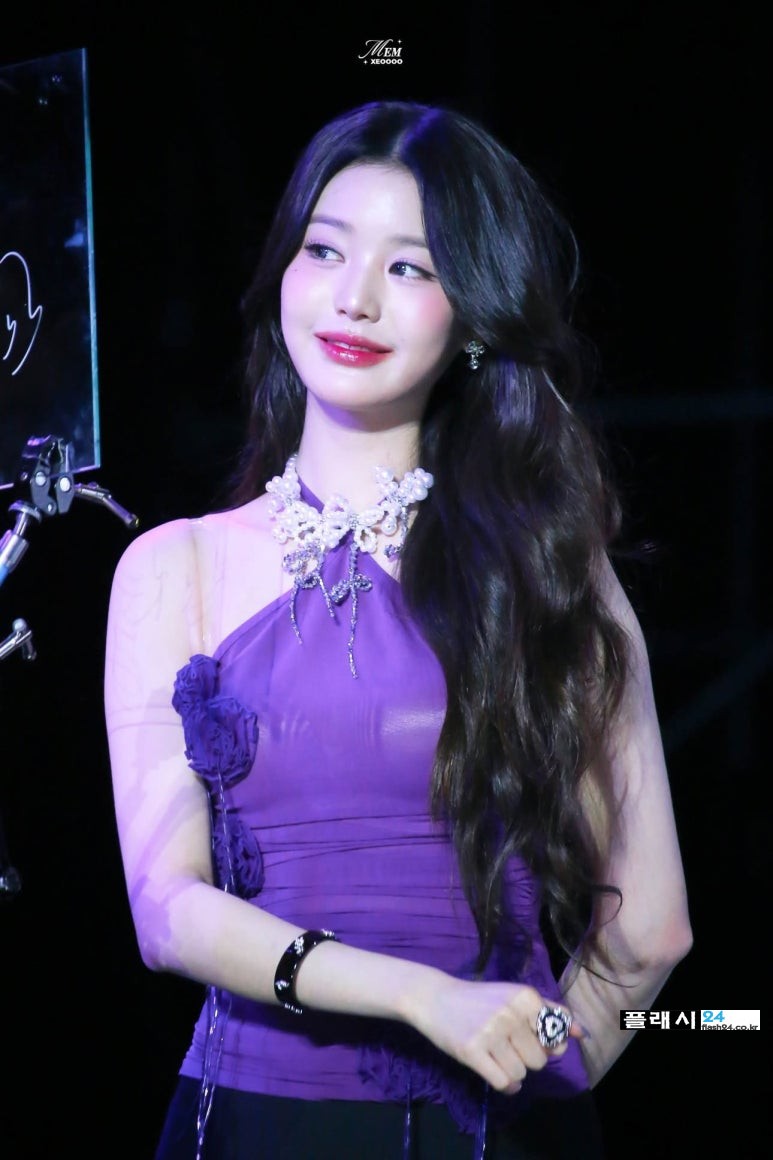 250419-Wonyoung-at-MALTO-FEST-in-VIETNAM-11.jpg