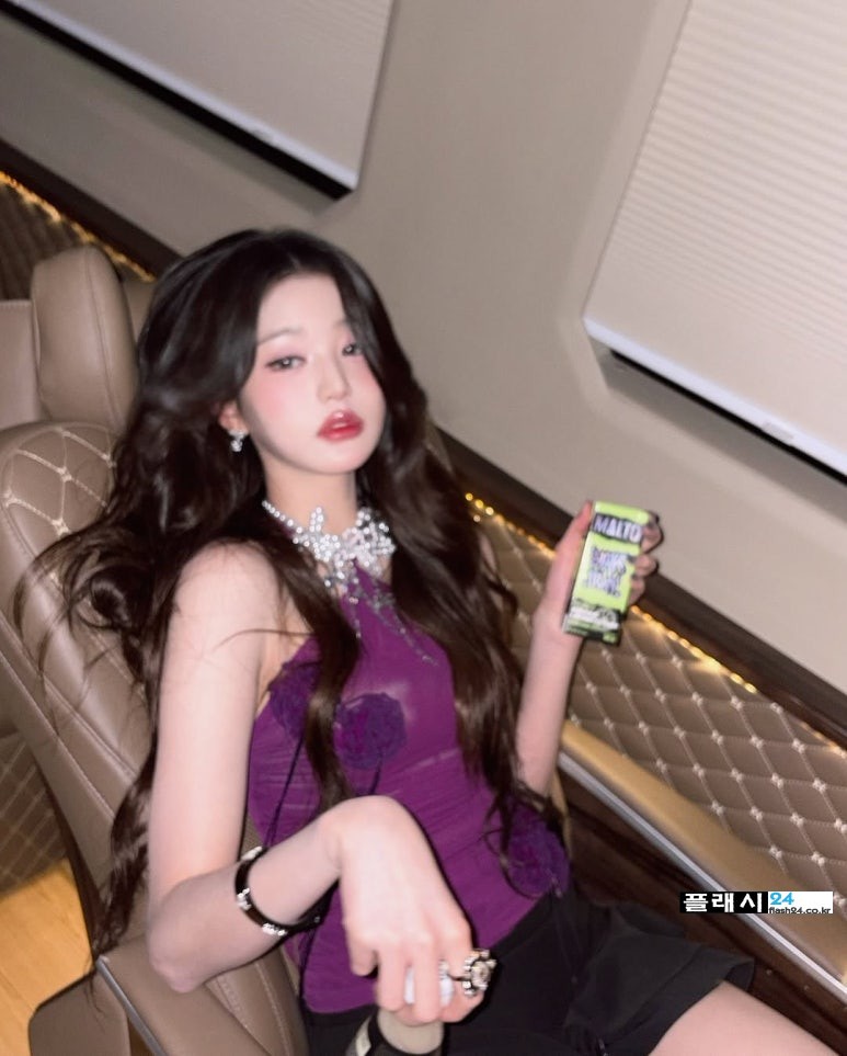 250501-Wonyoung-IG-2.jpg
