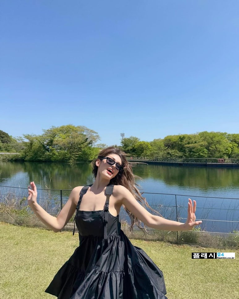 250506-Somi-IG-7.jpg