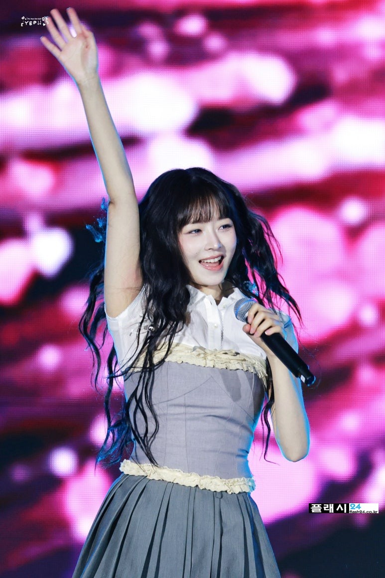 250504-Rei-at-LIV-Golf-Korea-Concert-7.jpg