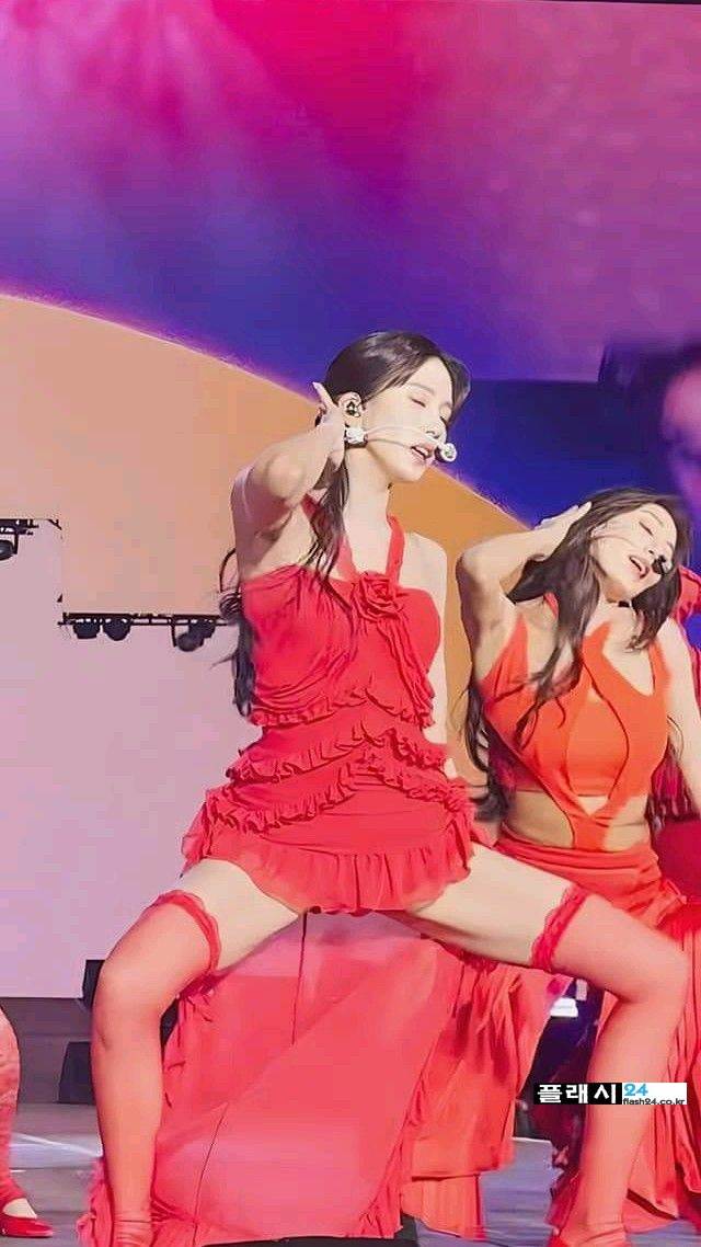 트와이스 미나 야릇한 가터벨트