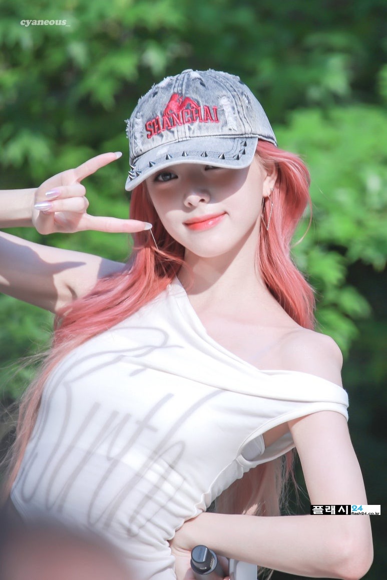 250614-Yuna-at-MusicCore-MiniFanmeeting-16.jpg