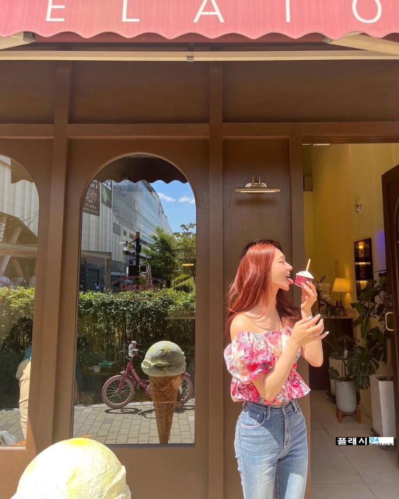 250602-Hyojung-IG-3.jpg