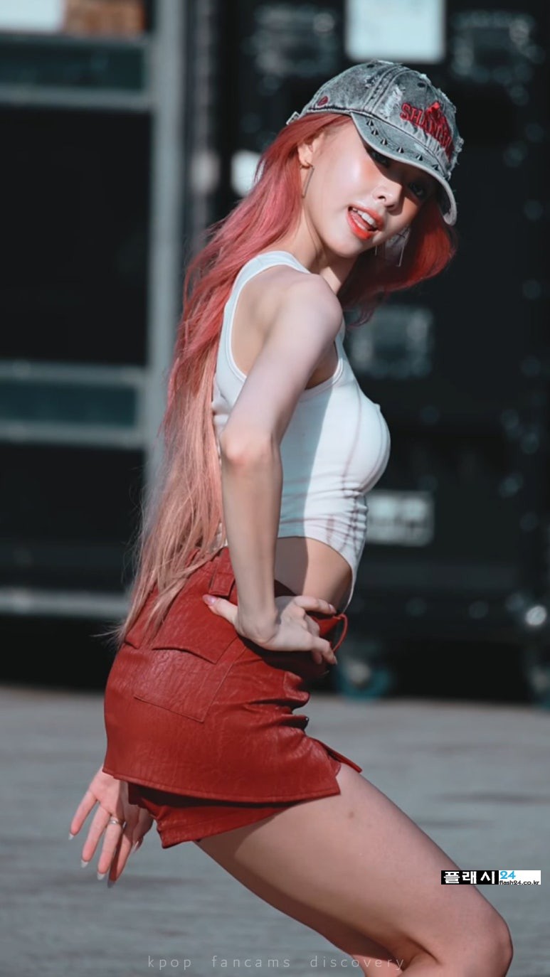 250614-Yuna-at-MusicCore-MiniFanmeeting-10.jpg