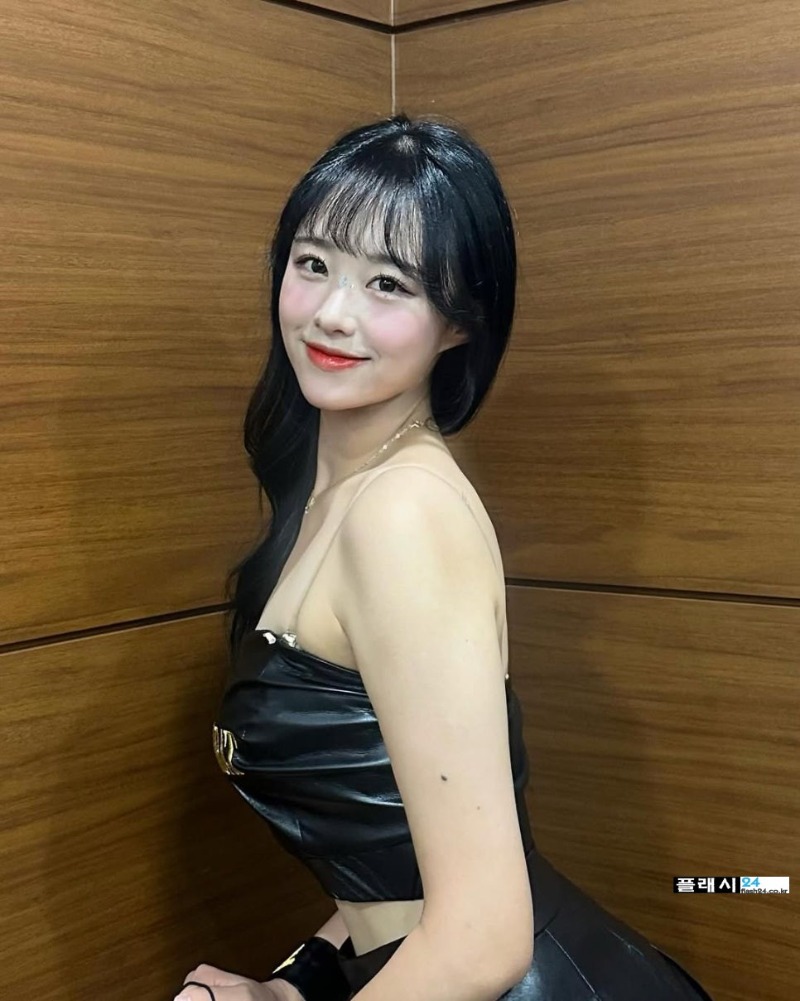 안정적인 피지컬의 치어리더 이호은