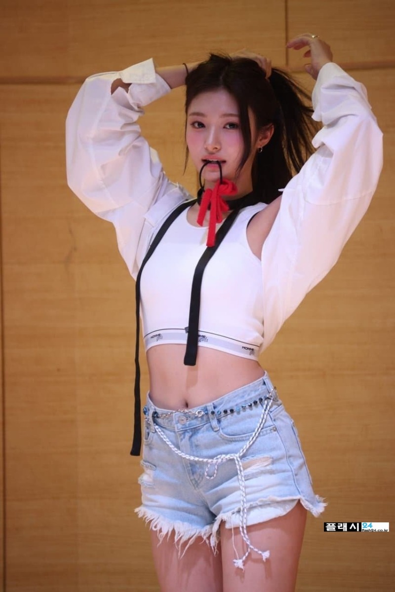 요즘 몸매로 핫하다는 오드유스 써머