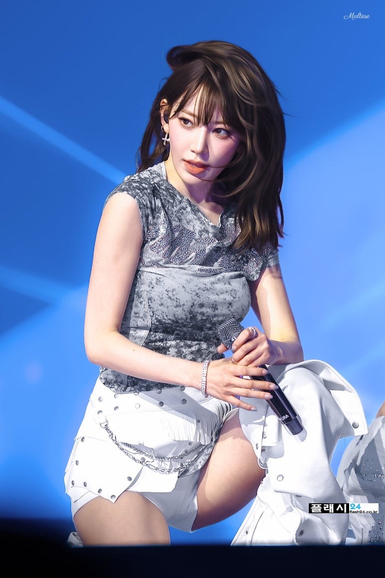 250419-Sakura-at-EASY_CRAZY_HOT-Concert-D1-3.jpg
