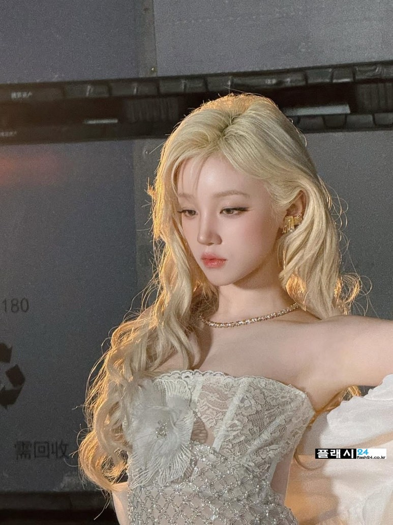 250630-Yuqi-IG-7.jpg