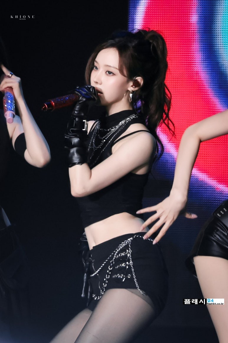 250427-Winter-at-2025-UTO-FEST-GIRLS-in-BangKok-3.jpg