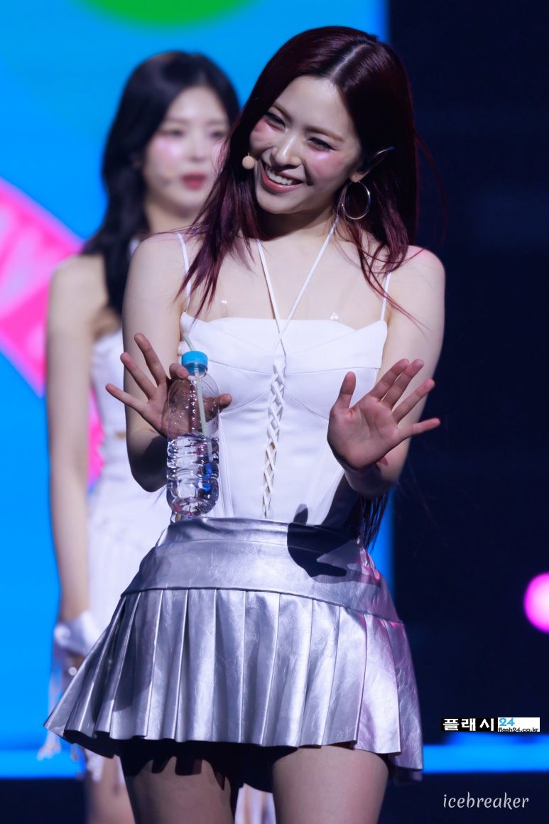 250621-Ryujin-at-2025-MY-K-Festa-11.jpg